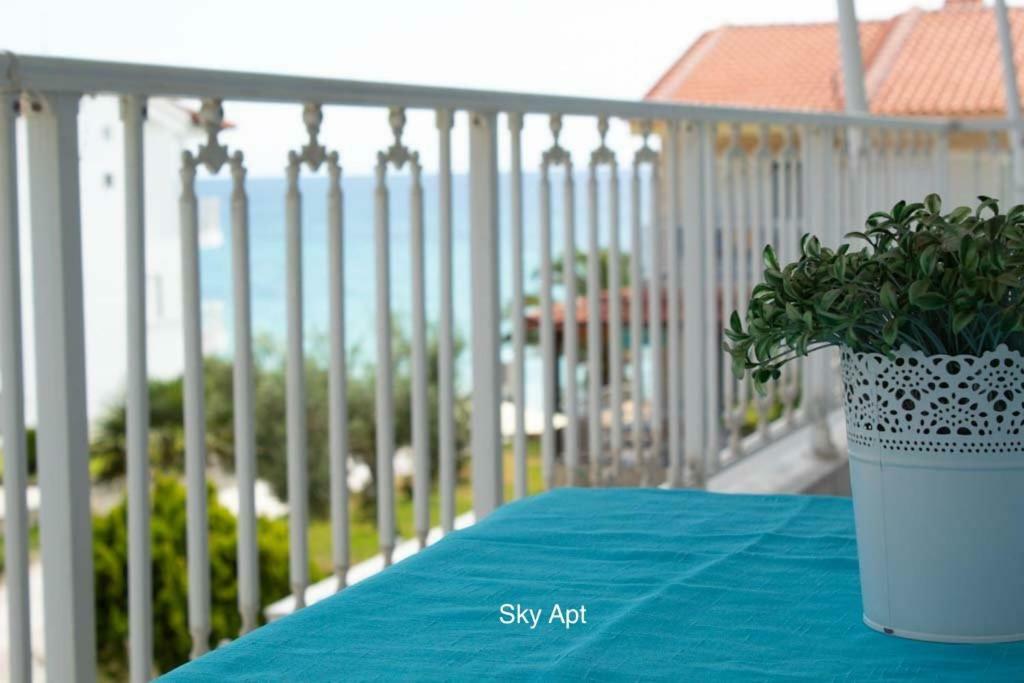 Aello Sea-Seafront Apartments Скала-Фуркас Экстерьер фото